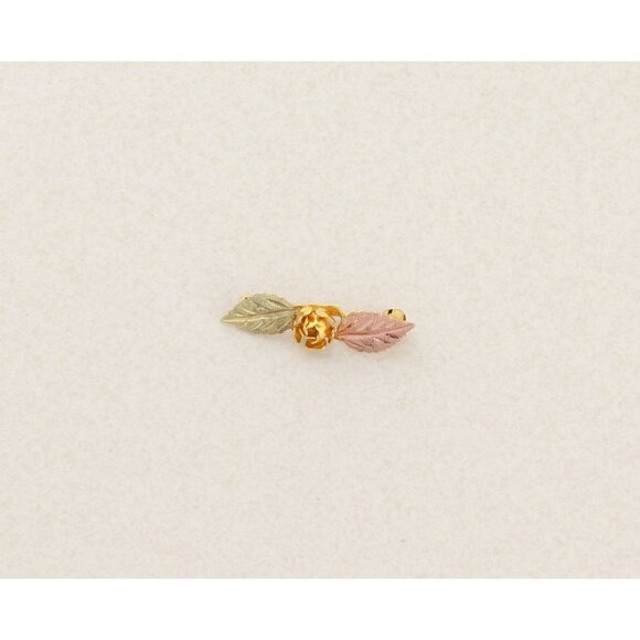 Pin 10k Black Hills Gold Flower and Leaf Design Pin Brooch 1/4" x 1 1/8" - Picture 9 of 10